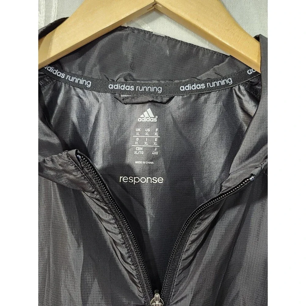 Adidas Running Response Jacket Windbreaker Black Thumb Holes Women/Men Sz Medium